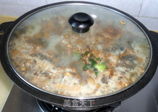 乳鸽乌鸡野生小黄菇煲汤的做法步骤：12