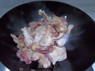 香菇炖鸡的做法步骤：5