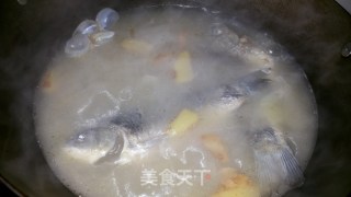 鲫鱼豆腐汤的做法步骤：5