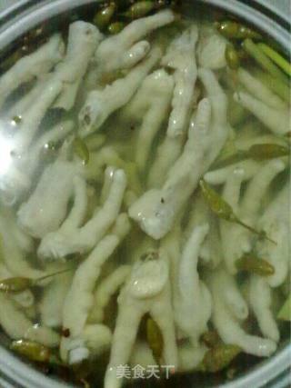 泡椒凤爪的做法步骤：7