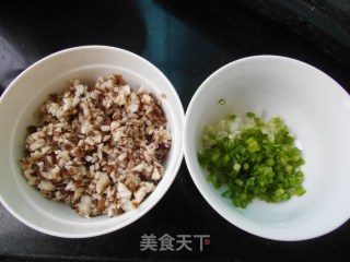 香菇丸子的做法步骤：1