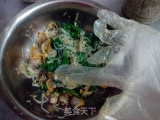 毛蛤蜊拌菠菜粉丝的做法步骤：7