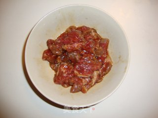 黑胡椒牛肉披萨的做法步骤：3