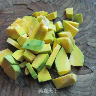 咖喱南瓜丁的做法步骤：2