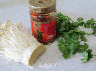 炝拌辣金针菇的做法步骤：1
