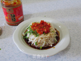 炝拌辣金针菇的做法步骤：10