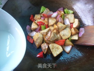 洋葱炒芋头的做法步骤：7