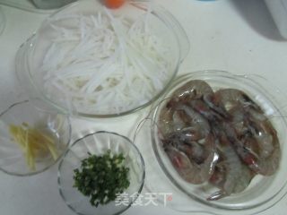 鲜虾萝卜丝的做法步骤：1