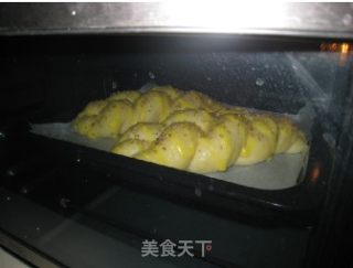 汤种卡仕达辫子面包的做法步骤：24