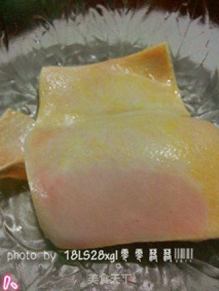 巧用豆浆机做省事Q弹润滑的肉皮冻的做法步骤：1