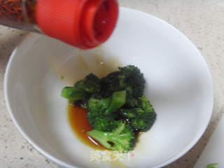 绿树银花（火锅豆腐拌西兰花）的做法步骤：4