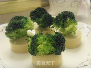 绿树银花（火锅豆腐拌西兰花）的做法步骤：7