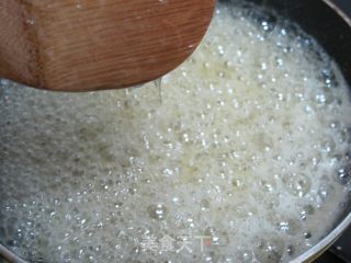 年味回忆——核桃芝麻糖的做法步骤：6