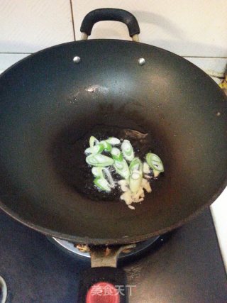 大骨头炖酸菜的做法步骤：5