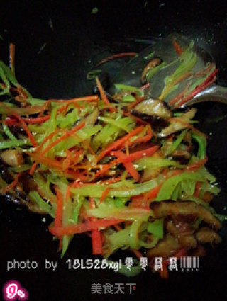 青笋卷三丝——营养更美味的做法步骤：9