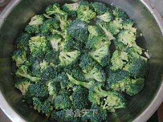 简单家常菜--------【蚝油西兰花】的做法步骤：3