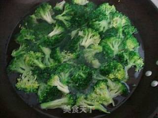 简单家常菜--------【蚝油西兰花】的做法步骤：5