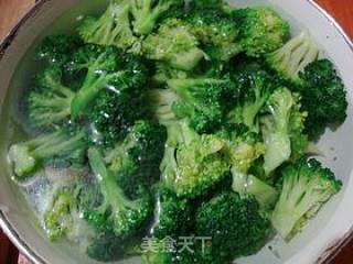 简单家常菜--------【蚝油西兰花】的做法步骤：6