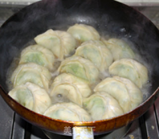 肉三鲜煎饺的做法步骤：14