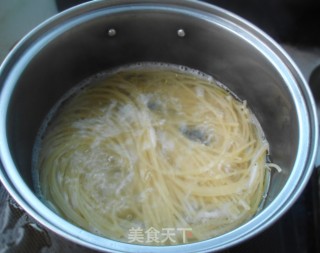 番茄鲜虾意大利面的做法步骤：4