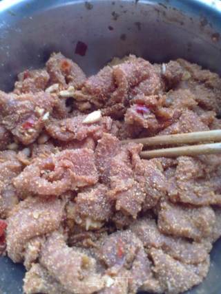 家常粉蒸肉的做法步骤：3