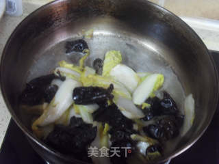 木耳娃娃菜的做法步骤：6