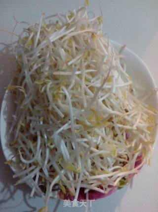 豆芽炒肉丝的做法步骤：1