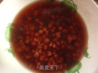 简单易做的瘦身美容汤——红豆薏仁汤的做法步骤：2