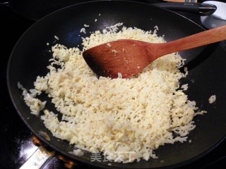 金镶银蛋叉炒饭的做法步骤：7