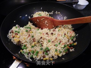 金镶银蛋叉炒饭的做法步骤：8