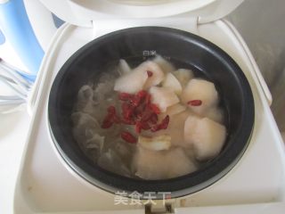百合雪梨银耳羹的做法步骤：7