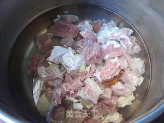 咖喱土豆牛肉的做法步骤：2