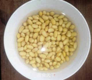 黄豆枸杞煲猪蹄的做法步骤：3