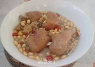 黄豆枸杞煲猪蹄的做法步骤：9