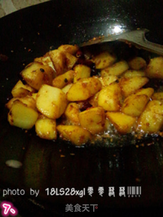 麻辣小吃：香辣干锅土豆的做法步骤：7