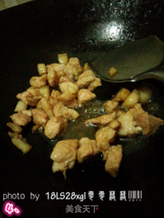 美味家常菜：尖椒炒肉的做法步骤：4