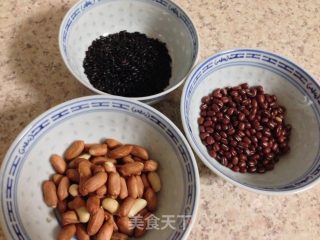 紫米花生粥的做法步骤：1
