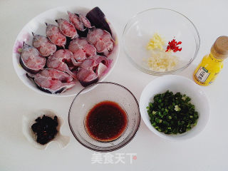 豉汁蒸鲶鱼的做法步骤：2