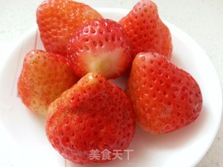 草莓西米露的做法步骤：2