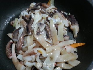 正宗韩式辣炒鱿鱼的做法步骤：5