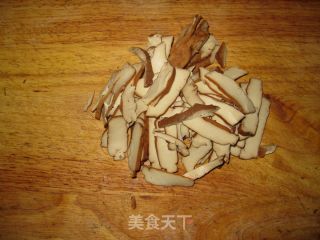 豆干炒韭菜的做法步骤：2