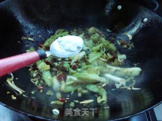 水腌菜炒芋杆的做法步骤：8