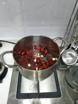 红枣桂圆赤豆大补汤！！的做法步骤：1
