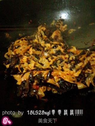 木耳腐皮丝的做法步骤：9