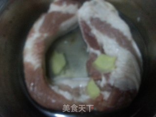 家常版东坡肉的做法步骤：1