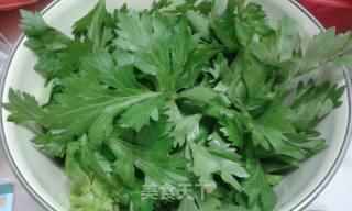 凉拌芹叶的做法步骤：2