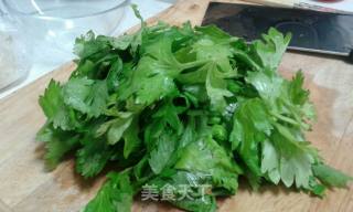 凉拌芹叶的做法步骤：4