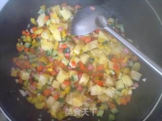 菠萝炒饭的做法步骤：3
