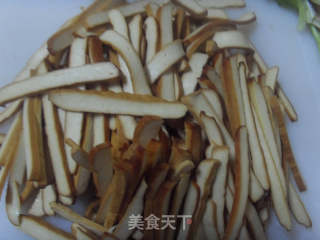 炝拌豆腐干的做法步骤：2