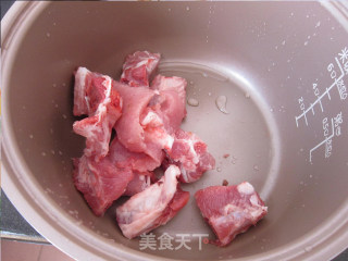红茶香糖醋排骨的做法步骤：1